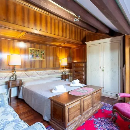 Santa Sofia Historic Loft In * Padova